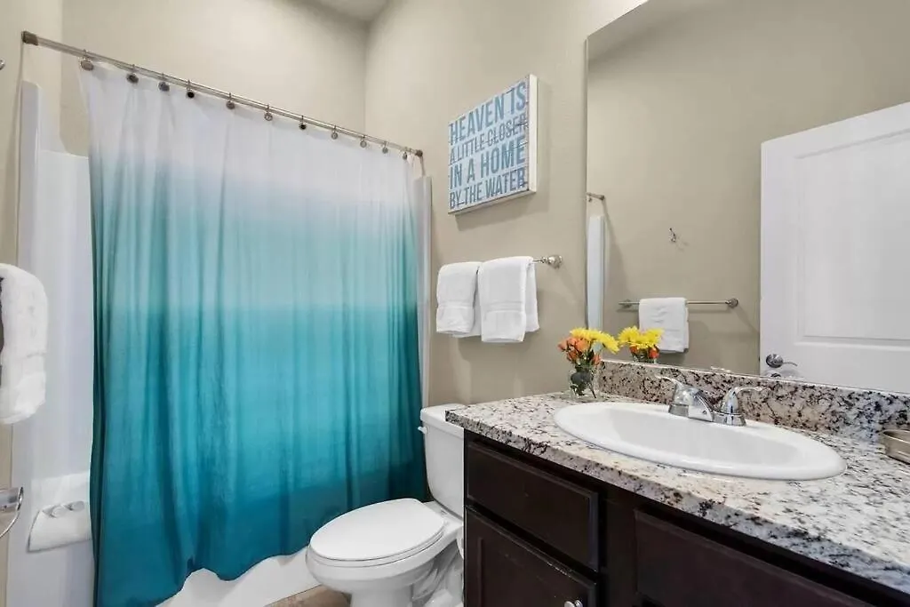 Cute Luxurious Condo - 2 Minute Walk To The Beach! Destin Apartment