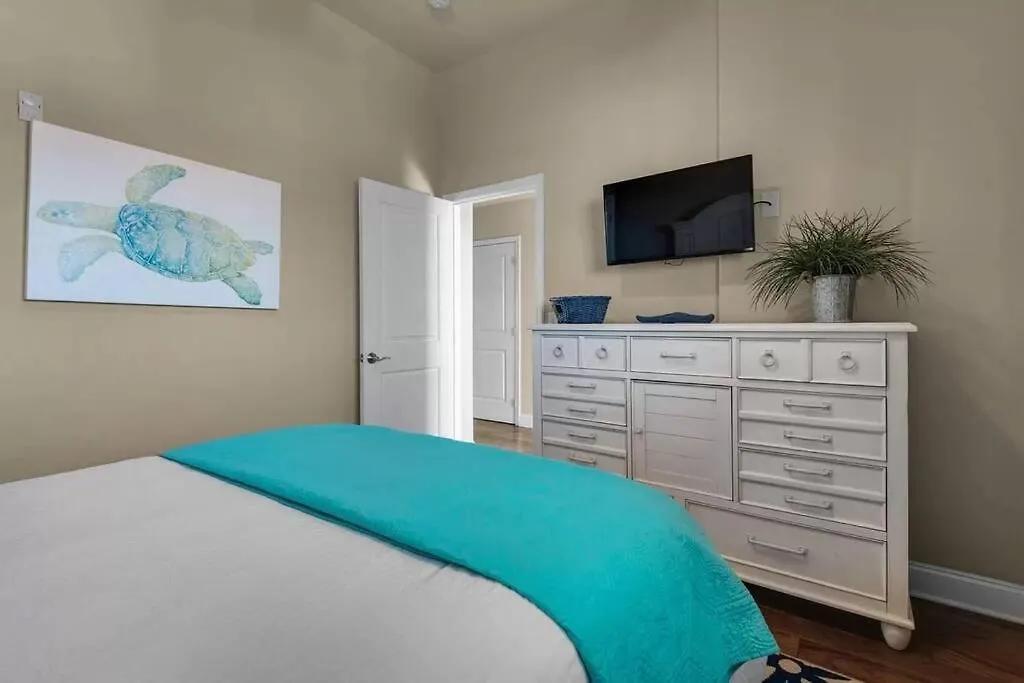 Cute Luxurious Condo - 2 Minute Walk To The Beach! Destin