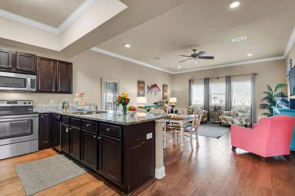 Apartment Cute Luxurious Condo - 2 Minute Walk To The Beach! Destin