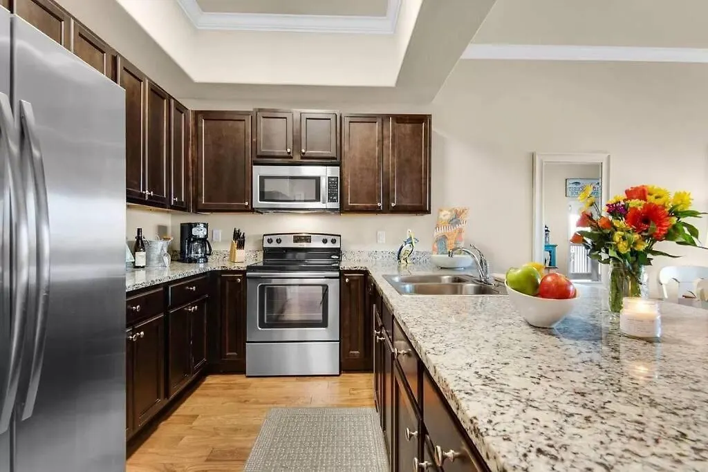 Apartment Cute Luxurious Condo - 2 Minute Walk To The Beach! Destin United States