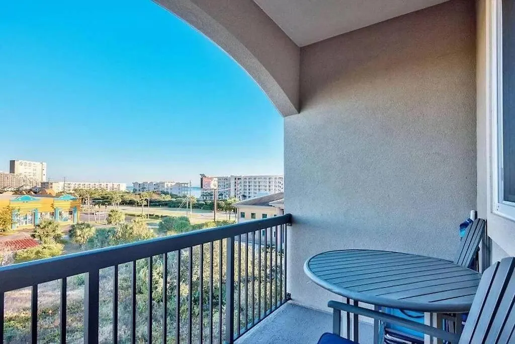 Cute Luxurious Condo - 2 Minute Walk To The Beach! Destin